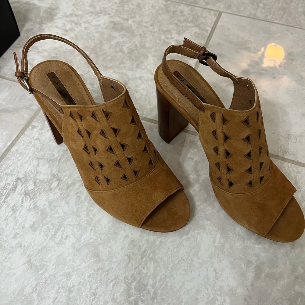 Tahari suede shoes